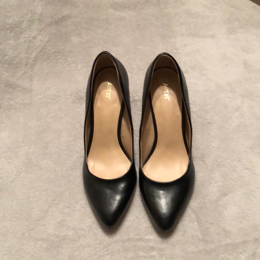 APT. 9 Heels